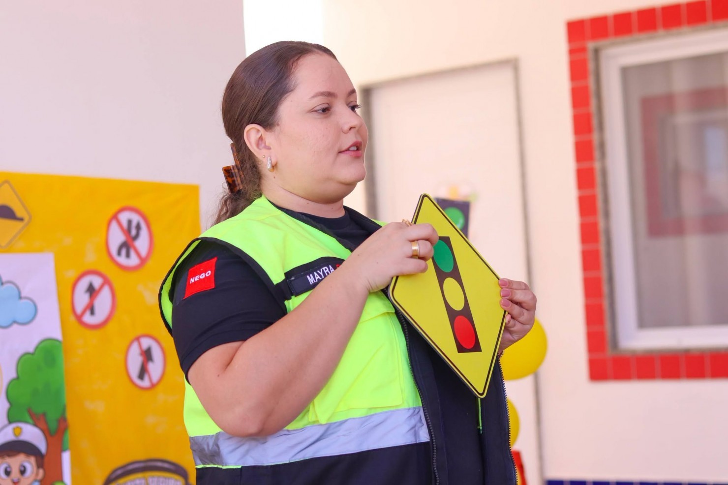DEMUTRAN REALIZA AÇÃO EDUCATIVA SOBRE O DIA NACIONAL DO TRÂNSITO
